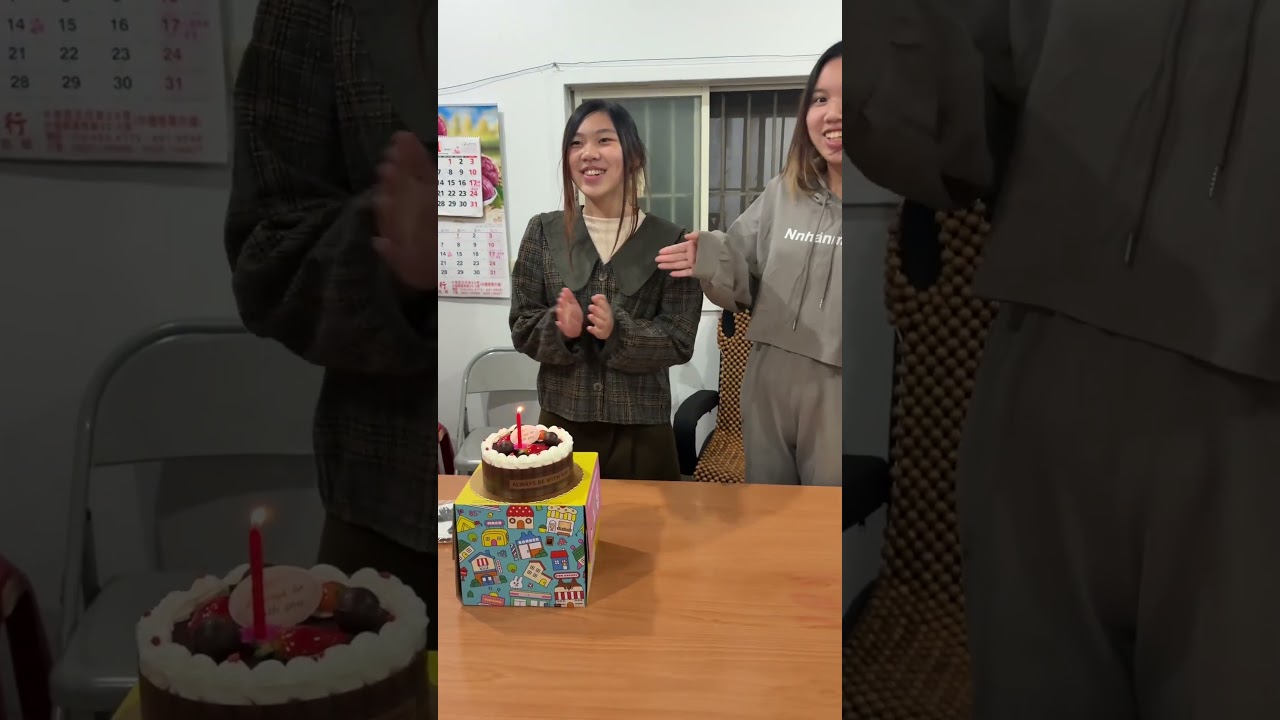 Anna生日第一趴 林家寶貝真幸福🥰 生日大餐 #番鴨套餐 家人贊助 #章魚小丸子 #炸物13歲生日蛋糕 #85度c 滿滿的生日禮物 ㊗️生日快樂 祝大家都平安健康 #美食 #sunnyyummy 縮圖