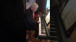 Bartók Mikrokosmos II.49 einhändig mit Metronom 20210413 Crescendo-Diminuendo. Moderato