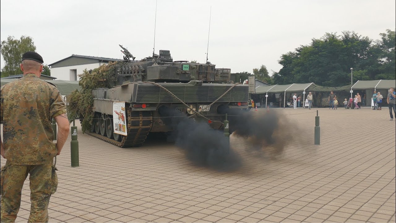 Tank Revving Leopard 2 Tank (and Marder) Revving - YouTube