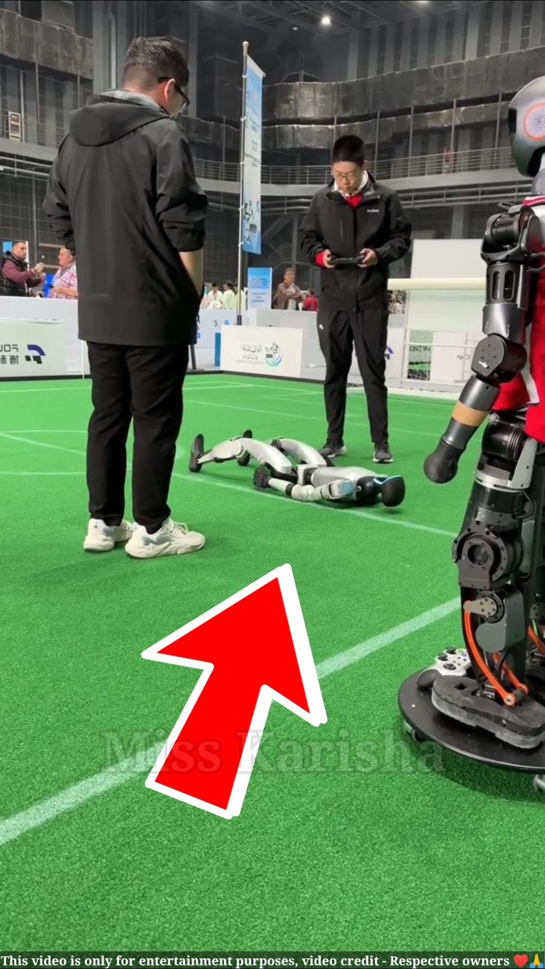 रोबोट के साथ ऐसा मत करना || never kick robot || #shortsvideo