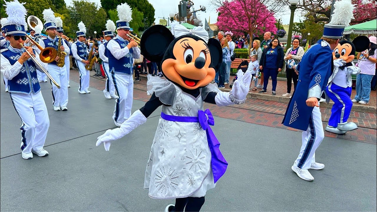 🔴 LIVE Busy Sunday Afternoon At Disneyland Resort! Rides & Sights And ...