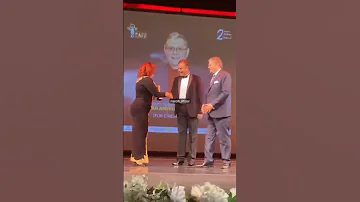 الهام شاهين أثناء تكريمها 