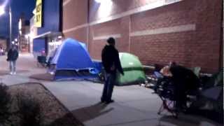 BLACK FRIDAY 2012 CAMPING FOR A DEAL OUTSIDE OF A BEST BUY