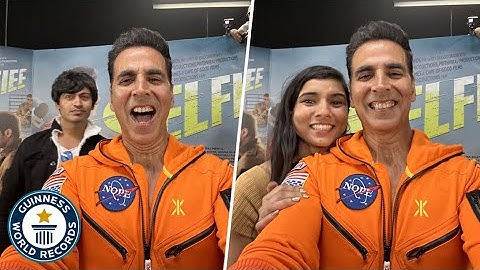 Akshay Kumar Attempts Most Selfies Taken In Three Minutes - Guinness World Records