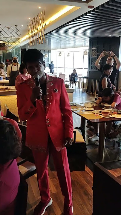 Raja Kumara (小黑) crones one of his Hokkien hits
