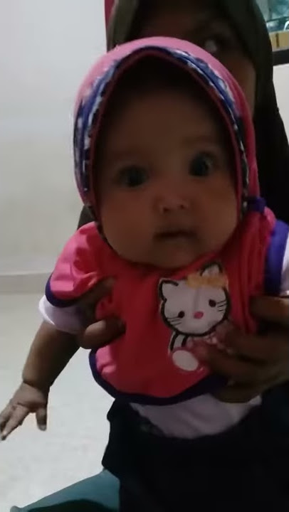 Anak kecil lucu imut banget pakai jilbab