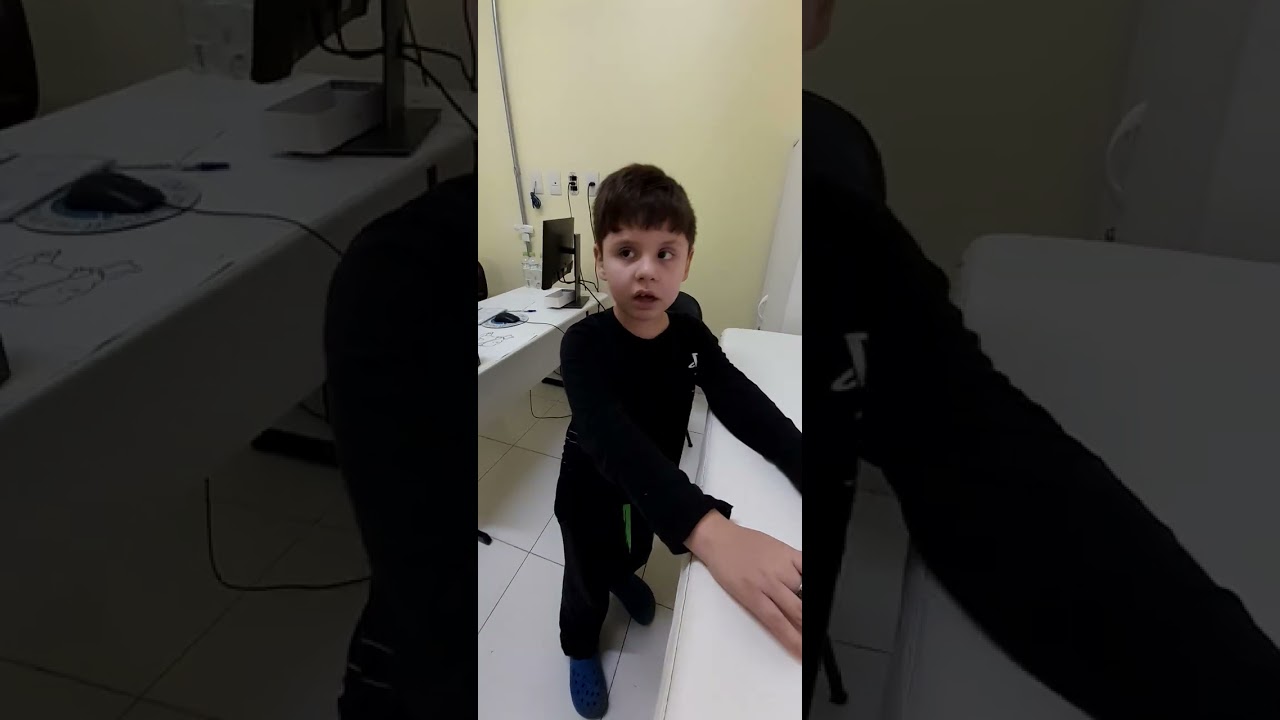 eu e o Tui tomando vacina