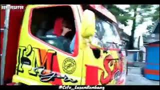 truk paman santri wani polah