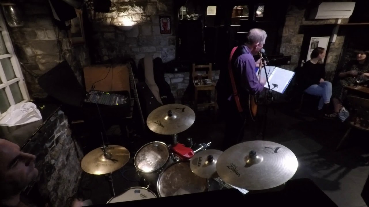 Lawr ar Lan y Mor the Open Mic YouTube