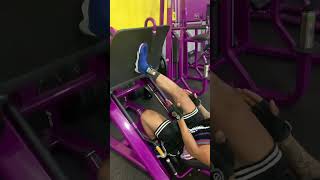 You need less weights and more reps! #shorts #legsday #goals #motivation @officialfuturevideos
