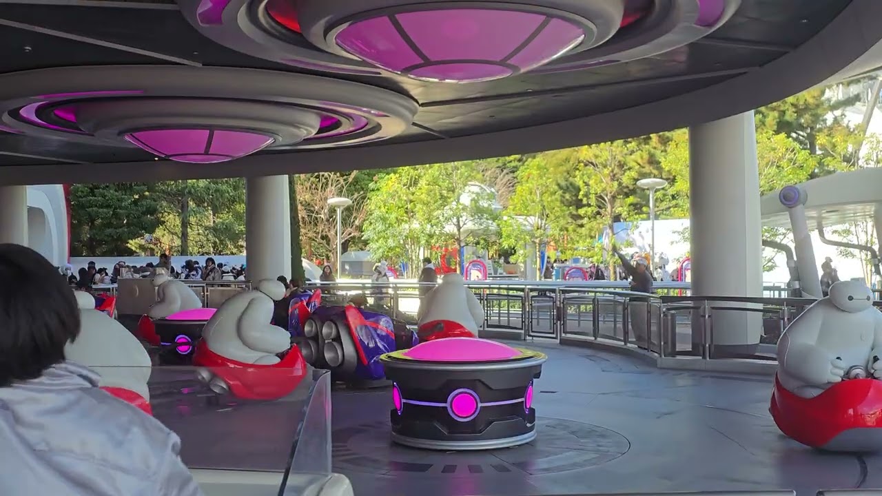 25/12/10 #Disney land #baymax #ﾊｯﾋﾟｰﾗｲﾄﾞ #踊るおじいちゃん2