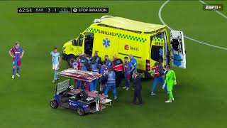 Ronald Araújo was taken away in an ambulance after he clashed heads with Gavi......😥😥