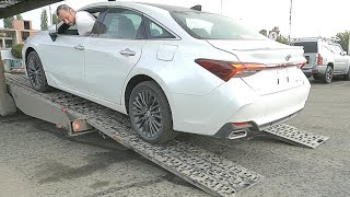 "Китайцы" вагонами отгружают Toyota Avalon на российский рынок. Пришла очередная партия