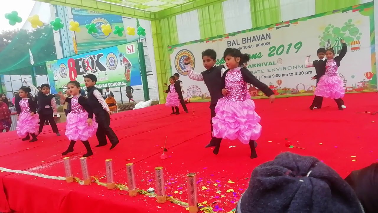 Kids couple dance bal bhavan International school dwarka sec 12 - YouTube