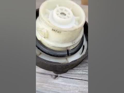 This caused P0440! Broken seal on Gas Cap! Chrysler 300, Dodge Charger
