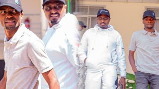 TAZAMA JEMBE NI JEMBE ALIVYOWAONESHA SURA YA KAZI WATU WA MWANZA MBELE YA PASTOR TONY KAPOLA TAZAMA JEMBE NI JEMBE ALIVYOWAONESHA SURA YA KAZI WATU WA MWANZA MBELE YA PASTOR TONY KAPOLA