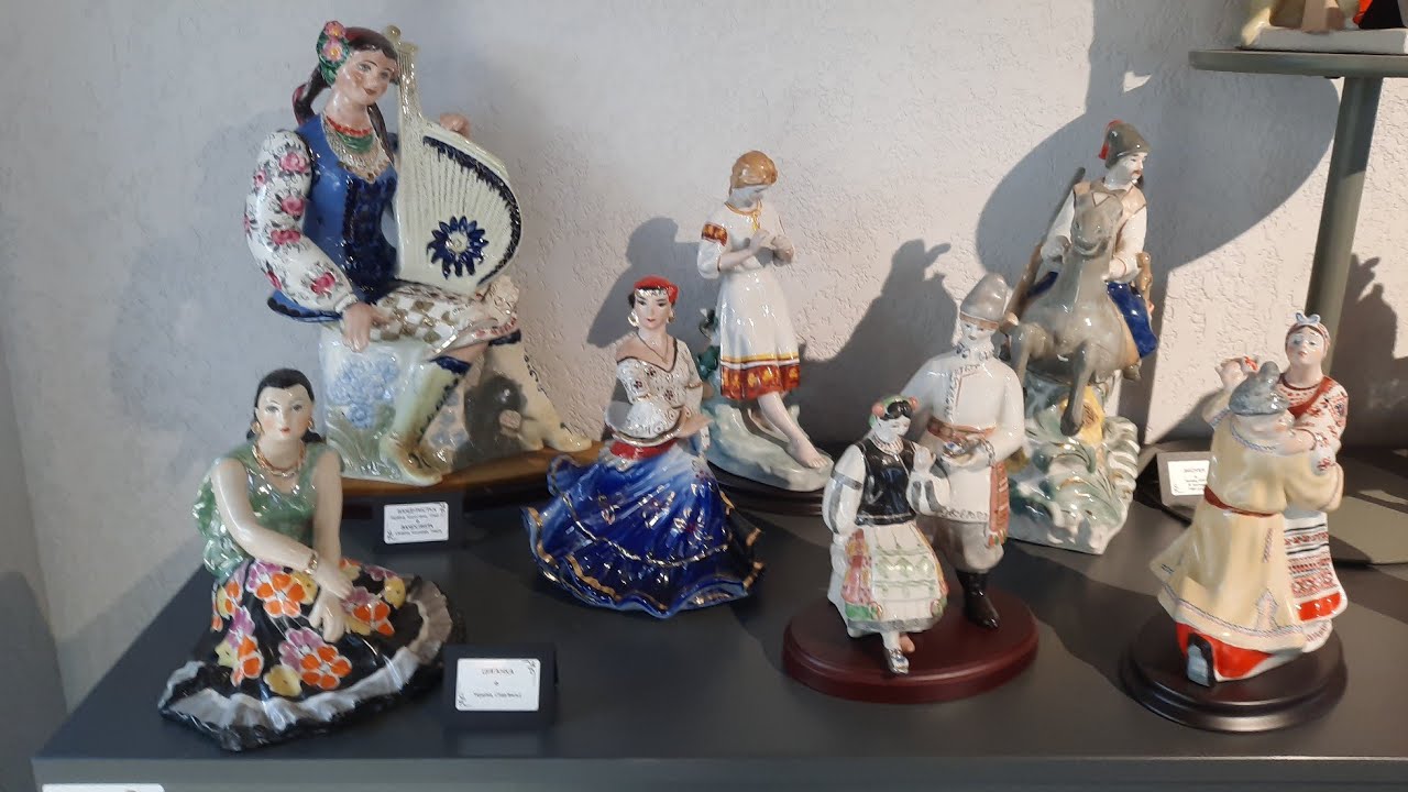 Выставка украинских фарфоровых статуэток советского периода в Киеве. Музей фарфора.