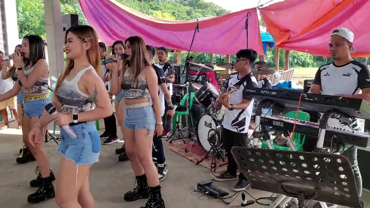 Malubak At Delkadong Daan, Pero Tuloy Pa Rin Ang Tugtugan At Sayawan Dito Sa Catangraran Solsona! p2