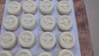 Making honey scented hand lotion bars using beeswax from start to finish.