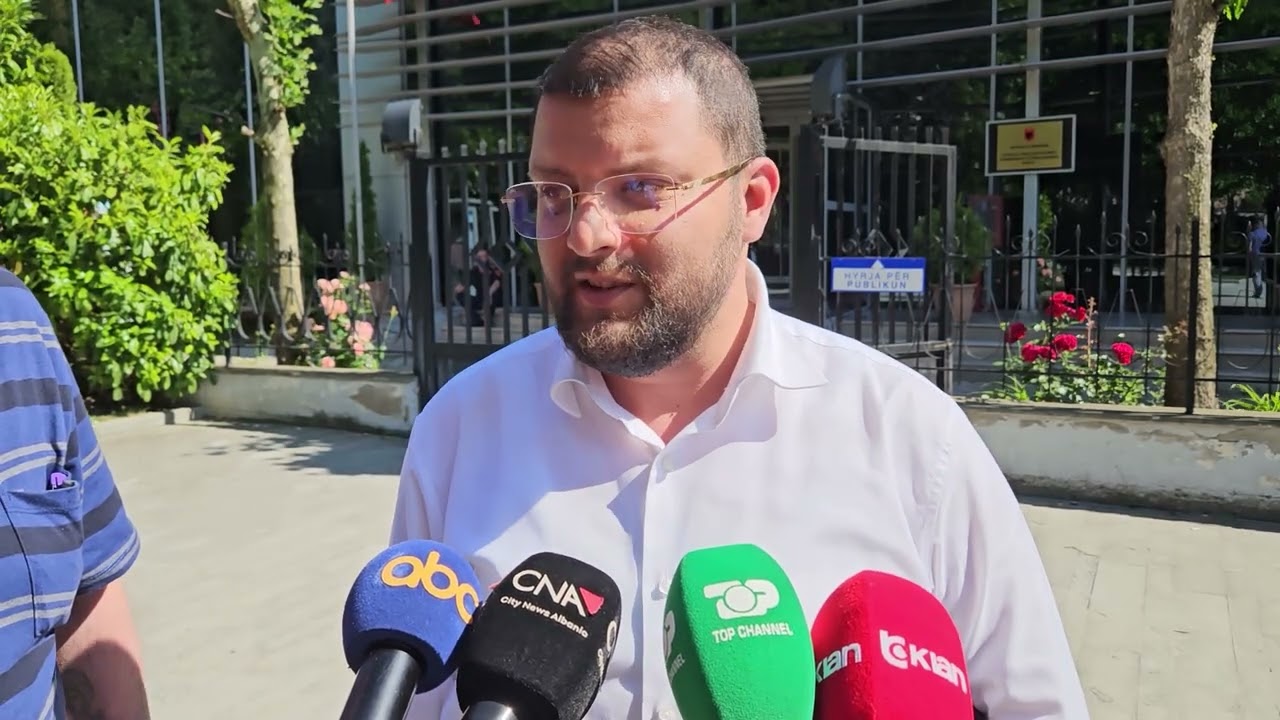 Një vit burg se u bë baba/ Korçë, lirohet nga qelia i riu rom Dritson Kurti | ABC News Albania