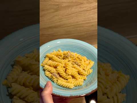 Быстрый, но очень вкусный обед - макароны с курицей в сметанном соусе 🥘#макароны #обед #рецепт #еда
