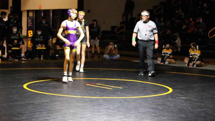 106 Ella Schmit (Bettendorf) over Keaton Kruse (Ce...