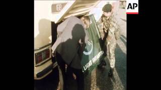SYND 4/2/72 MORE BRITISH TROOPS LEAVE FOR ULSTER