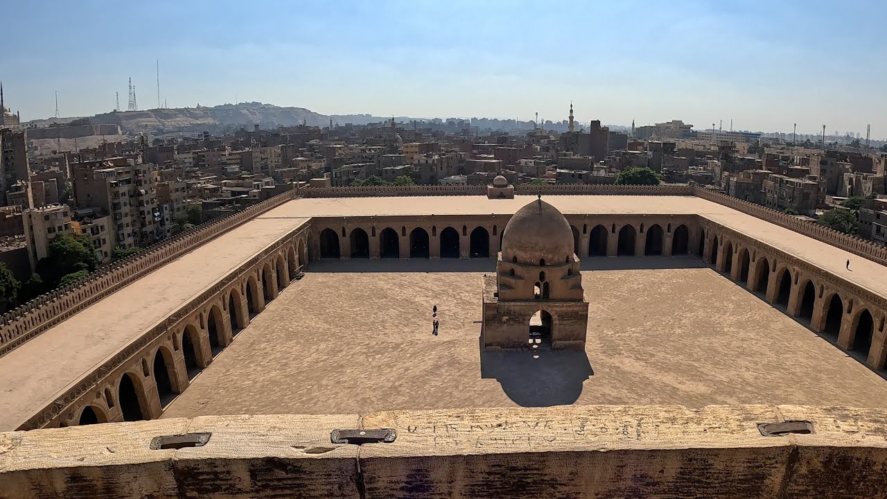 Старейшая сохранившаяся мечеть Египта: Ибн Тулун и египтолог (4K)