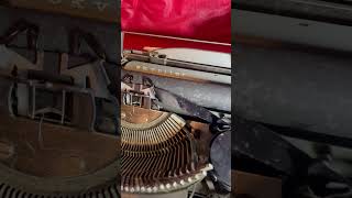 Evri Strikes Again! - They Broke My 1960s Typewriter!