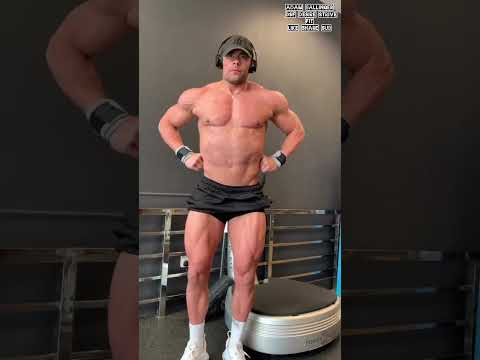 Adam Ballinger 💚😇👍💪#classicphysique
