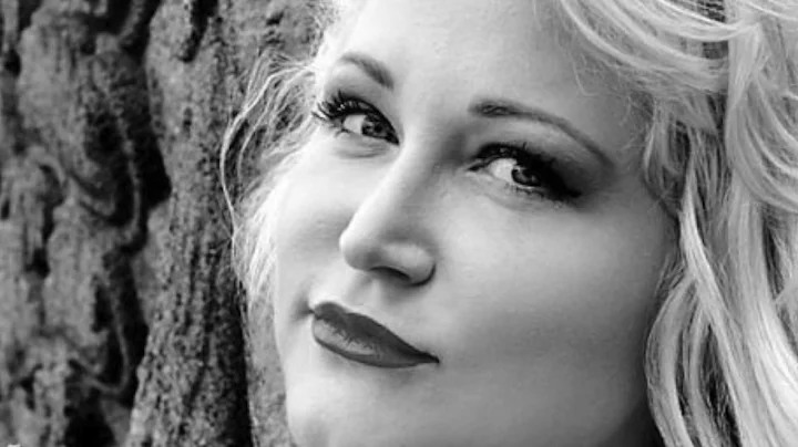 International Soprano JULIE DAVIES sings Richard S...