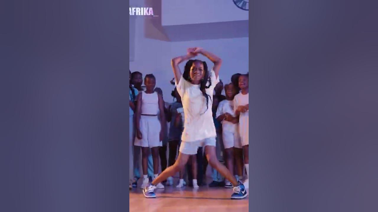 Lauriana afro dance - YouTube