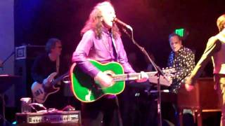 Donovan Sings Mellow Yellow (live) at the El Rey Theater