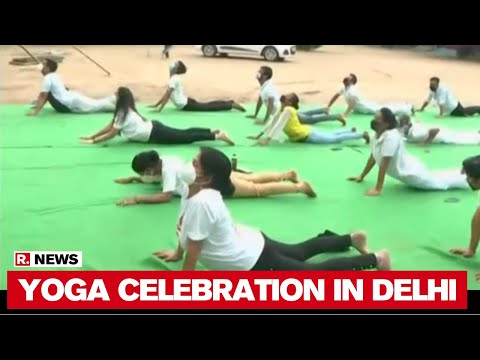 international-yoga-day-2020:-students-and-teachers-perform-yoga-at-delhi-school