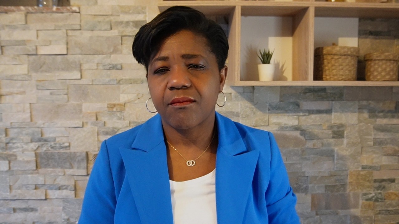 L' heure de manger: Qu'as-tu dans la main ? | Mathilde Kouakou