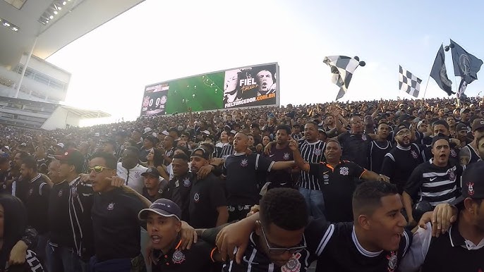 Corinthians - Vamos jogar com raça e com o coração! - Série Cantos da Fiel  