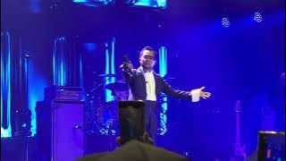 Konsert Slam X Exists-Mengintai Dari Tirai Kamar