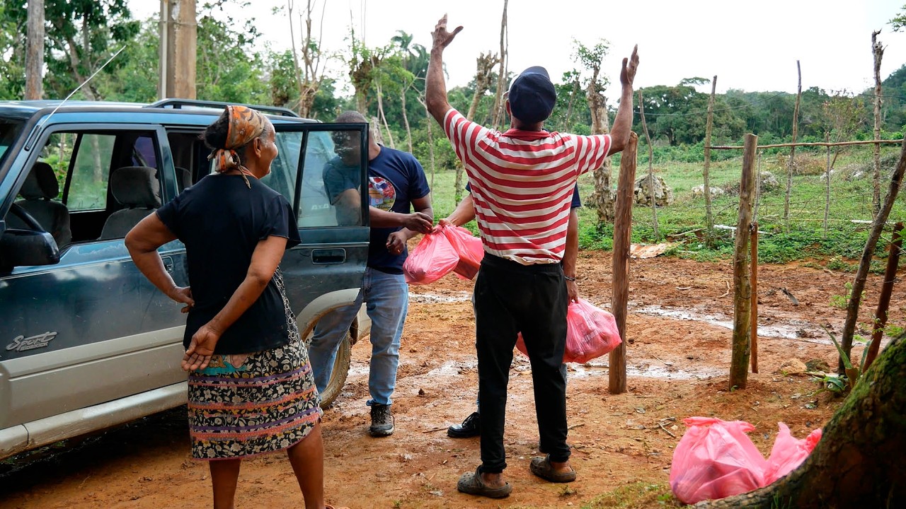 Increible con el Amor que Delio le cocina su esposa, La vida del campo