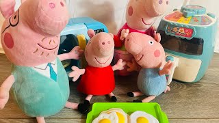 Peppa Pig Lunch with with Peppa stuffed toys and play food