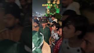 bechari shemale ko baja sy dara diya
