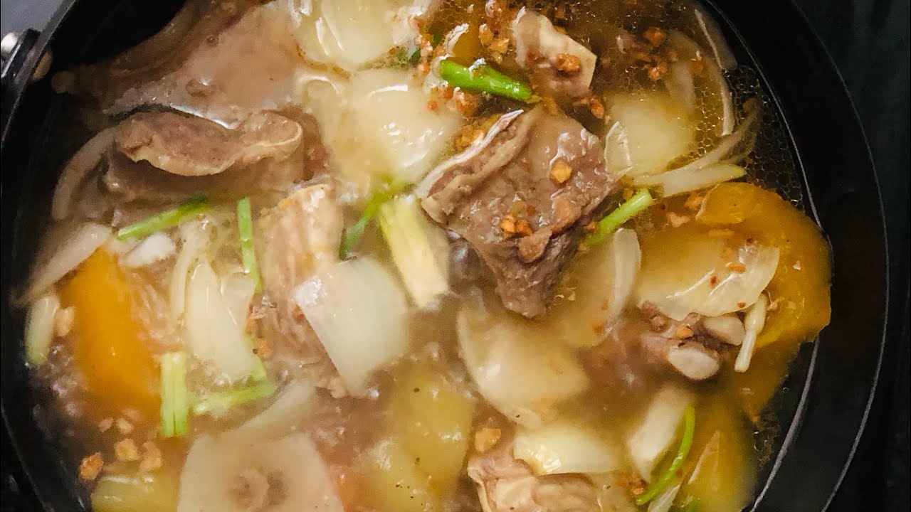 ស្ងោរស៊ុបឆ្អឹងជំនីគោ បន្លែវិញមានបន្លែអីដាក់បន្លែនឹង ព្រោះរបស់មាននៅផ្ទះស្រាប់