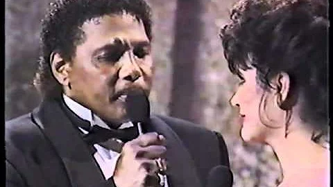 Linda Ronstadt & Aaron Neville - Don't Know Much.flv