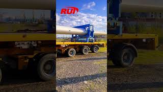62 m truck hauling 84 m wind turbine blade by Ruitrailer extendable trailer