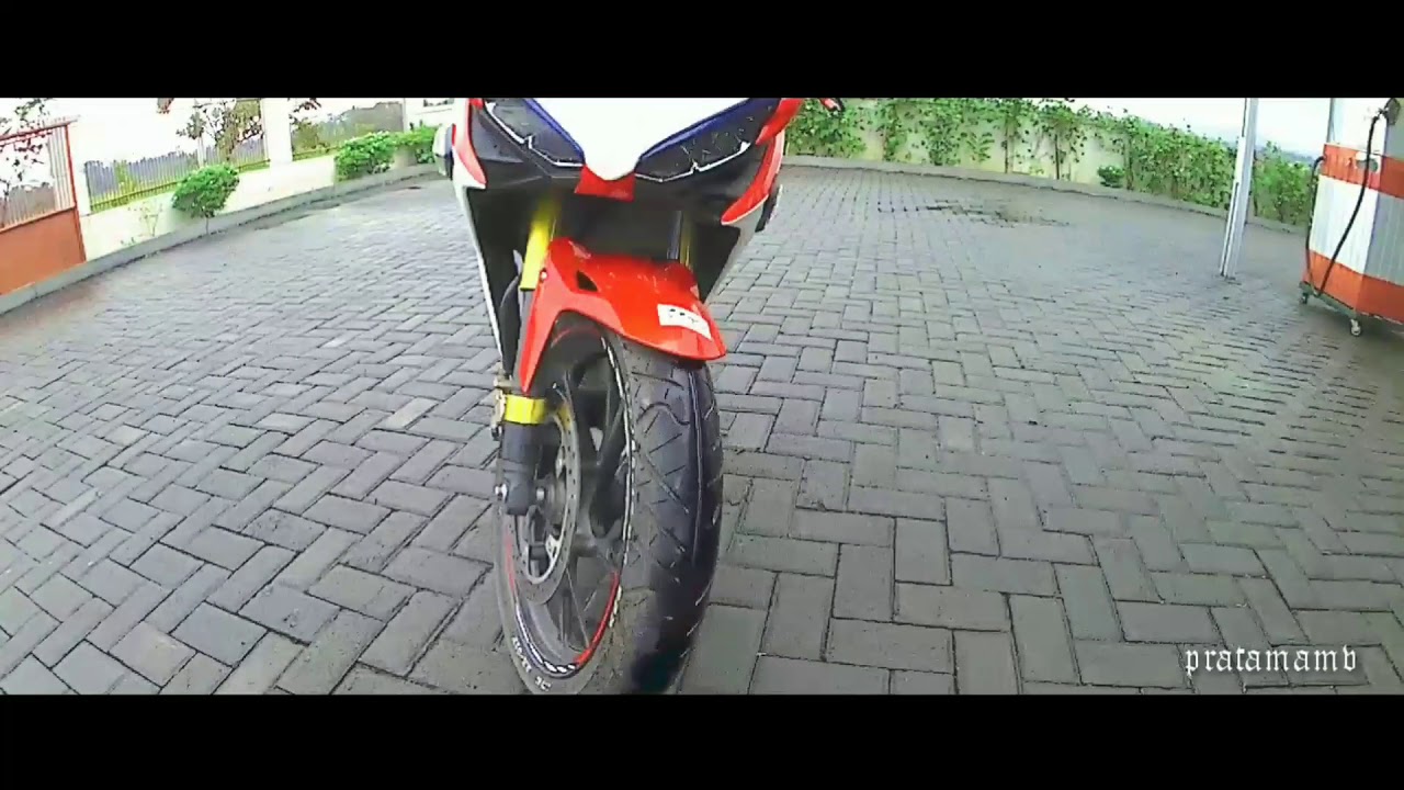 DUCATI 2018 Bukan Ini CBR 150R Cutting Sticker Ala Ala Wkwk