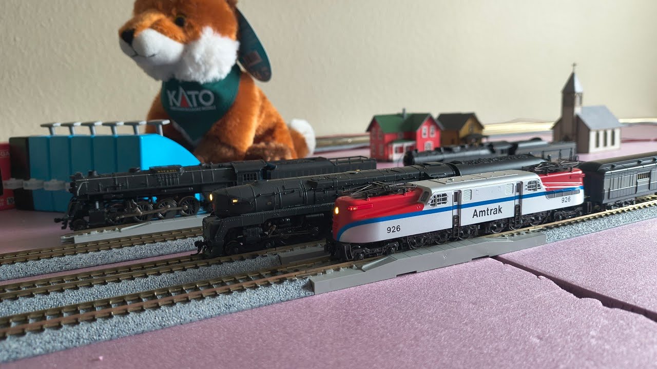 Kato Amtrak GG1 #926 w/ DCC Unboxing & Review - YouTube