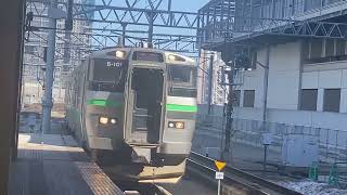 札幌駅３番線 733系普通列車入線 733系のトプナン101です。