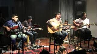 Float - Sementara @ Mostly Jazz 09/02/13 [HD]