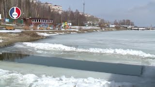 Опасный лед на Верх-Нейвинском пруду