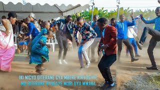 Download Lagu YEWEEEE. BABYINIYE IMANA MU GITERANE CYA SILAS IBYA YESU NI KUMURONGO I KABERE, karahava. MP3