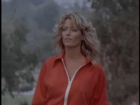 Farrah Fawcett's skateboard chase | Charlie's Ange...